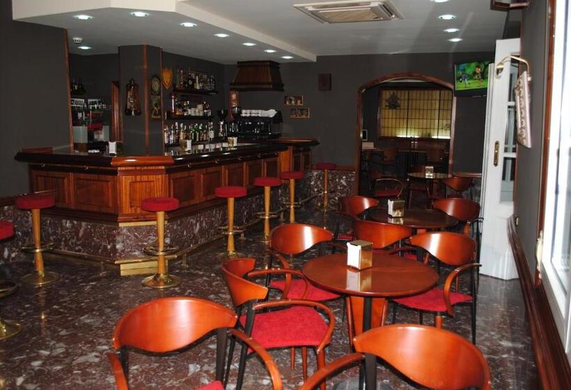 هتل Gernika   Adults Only