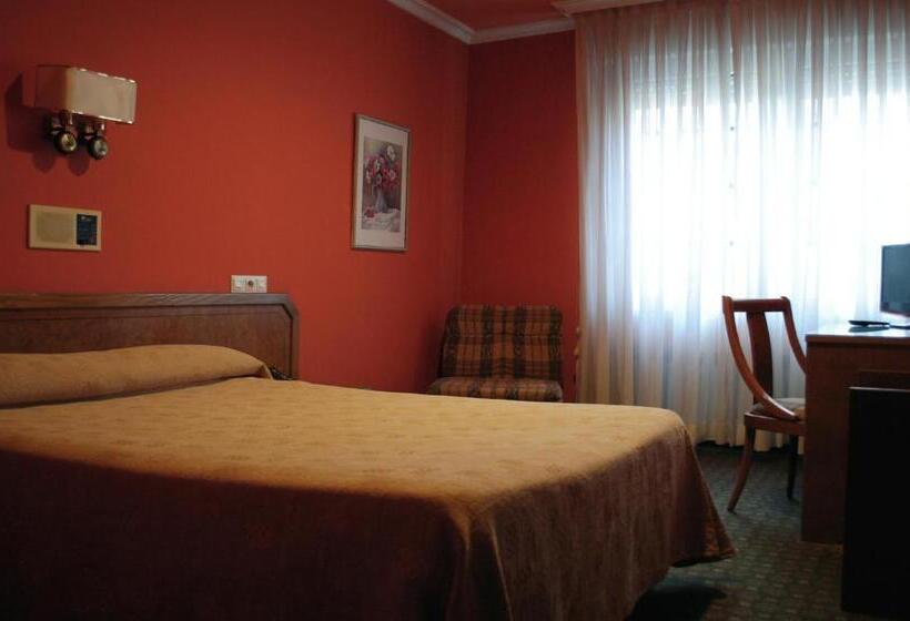 هتل Gernika   Adults Only