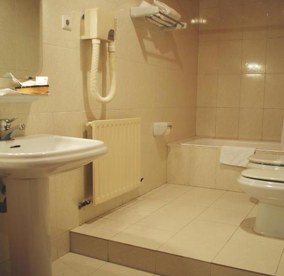 هتل Gernika   Adults Only