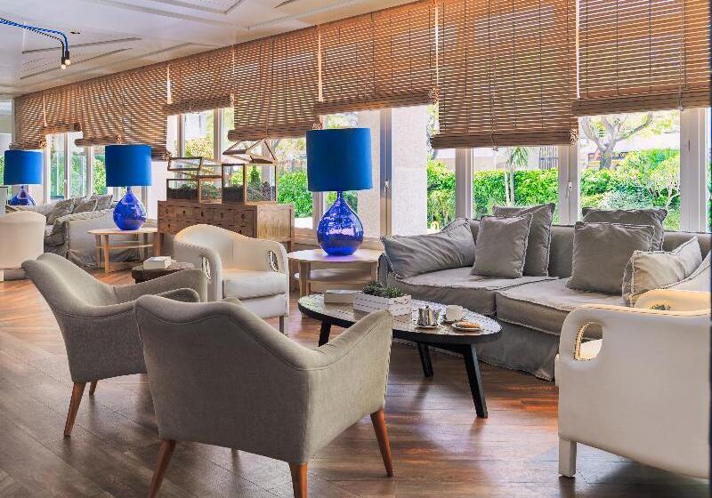 ホテル H10 Vintage Salou - Adults Only