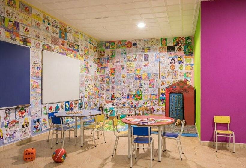 ホテル htop Molinos Park