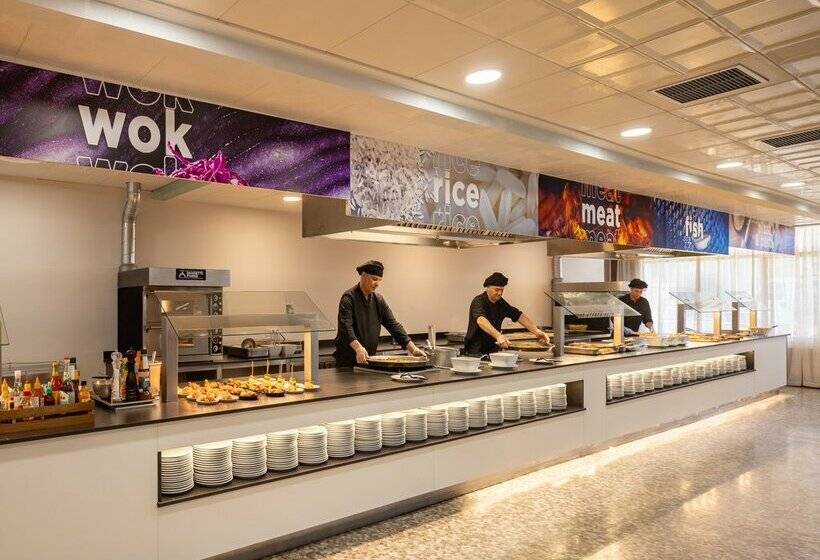 ホテル htop Molinos Park