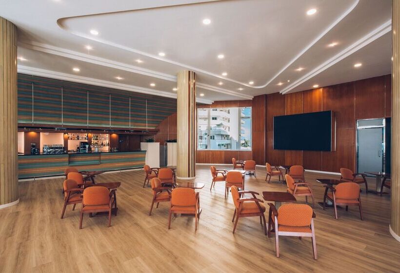 בית מלון כפרי Iberostar Waves Bouganville Playa