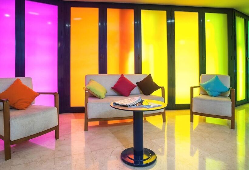 Отель Ibis Styles Zaragoza Ramiro I