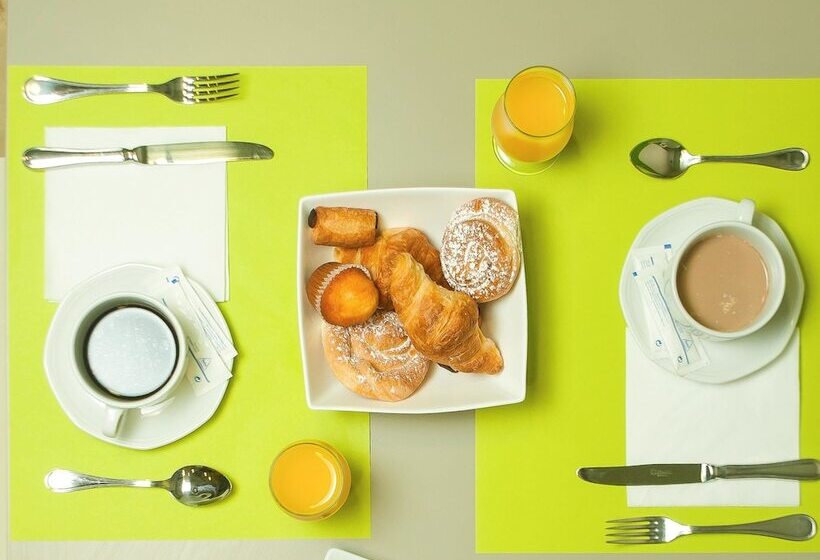 Отель Ibis Styles Zaragoza Ramiro I