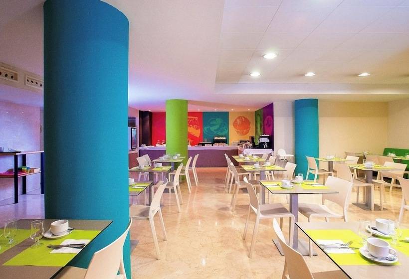 Отель Ibis Styles Zaragoza Ramiro I