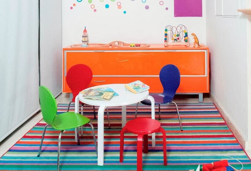 Отель Ibis Styles Zaragoza Ramiro I