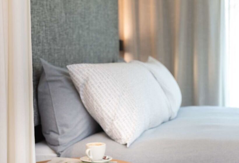 Отель Innside By Meliá Zaragoza