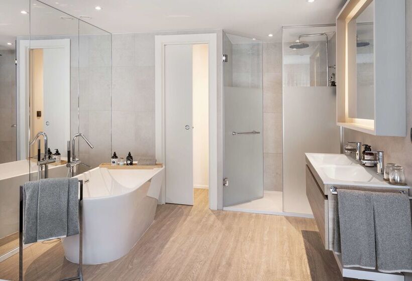 Отель Innside By Meliá Zaragoza