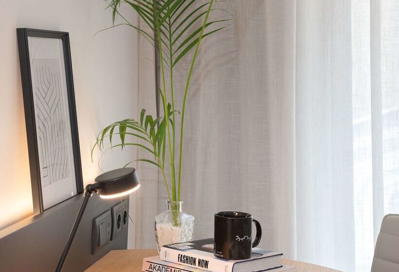 Отель Innside By Meliá Zaragoza