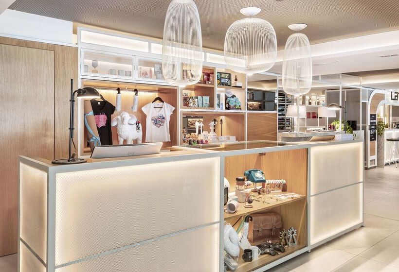 Отель Innside By Meliá Zaragoza