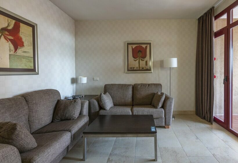 호텔 Las Palmeras Affiliated by Fergus