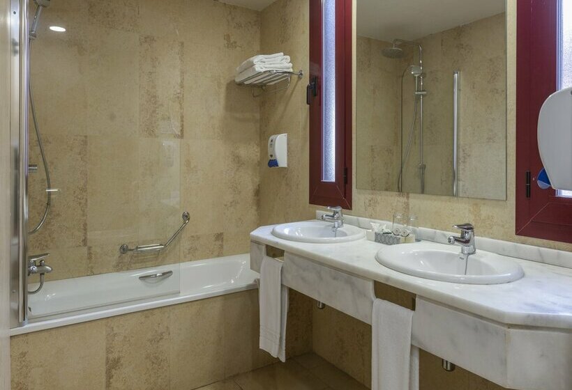 호텔 Las Palmeras Affiliated by Fergus