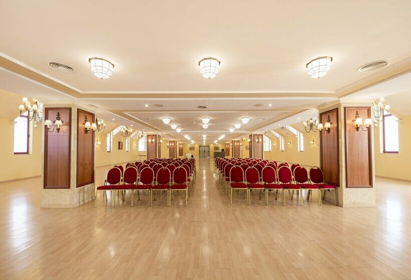 호텔 Las Palmeras Affiliated by Fergus