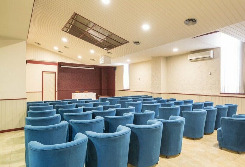 호텔 Las Palmeras Affiliated by Fergus