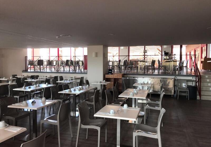 호텔 Las Palmeras Affiliated by Fergus