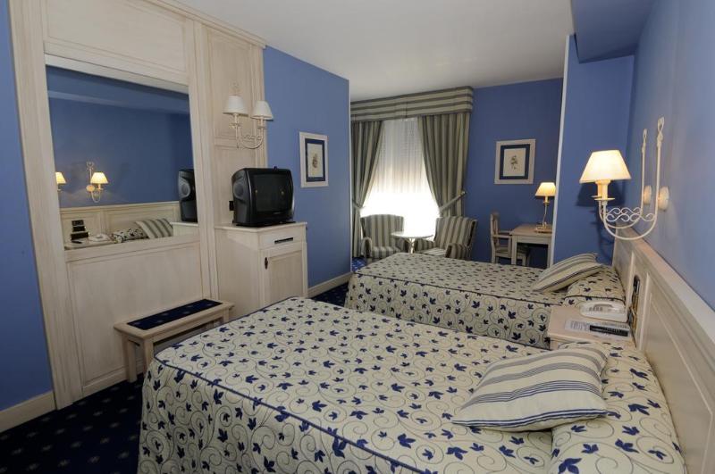 هتل Leonor Mirón