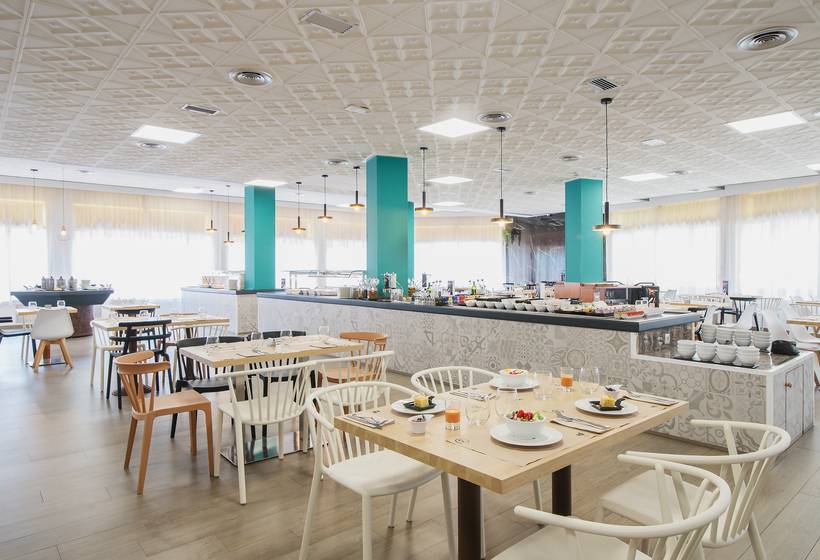 Отель Lloret Santa Rosa By Pierre & Vacances