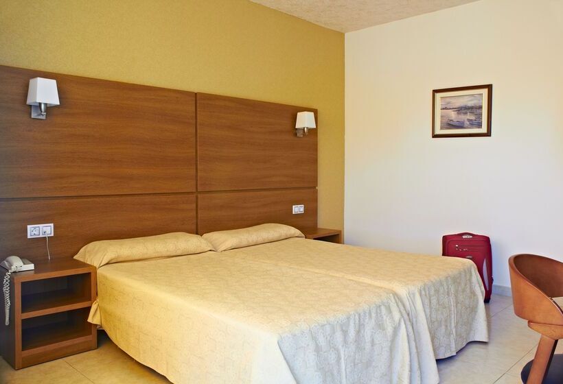 Отель Lloret Santa Rosa By Pierre & Vacances