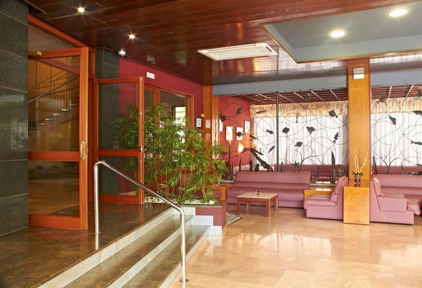 Отель Lloret Santa Rosa By Pierre & Vacances