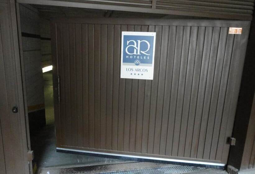 هتل Los Arcos