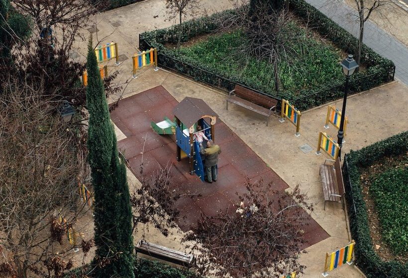 فندق Malcom And Barret