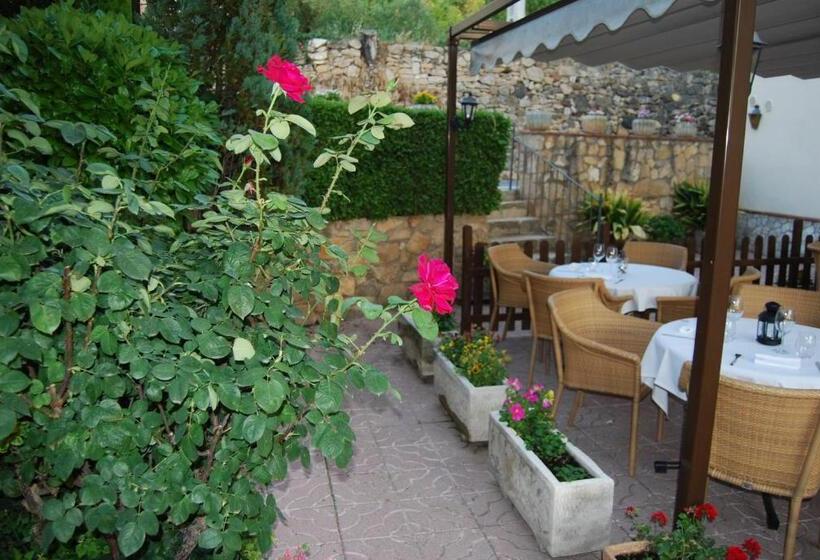 Отель Masia Del Cadet