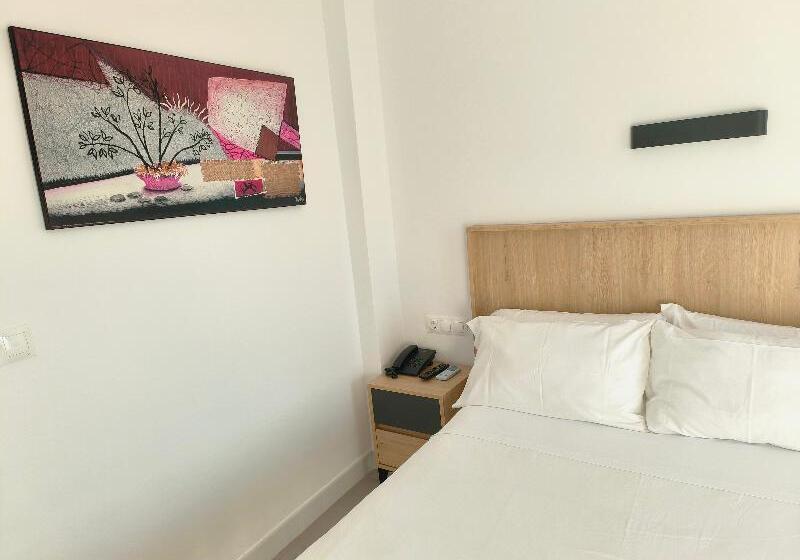 ホテル Mediterráneo By Croma