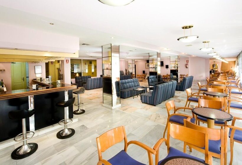 فندق Monarque El Rodeo