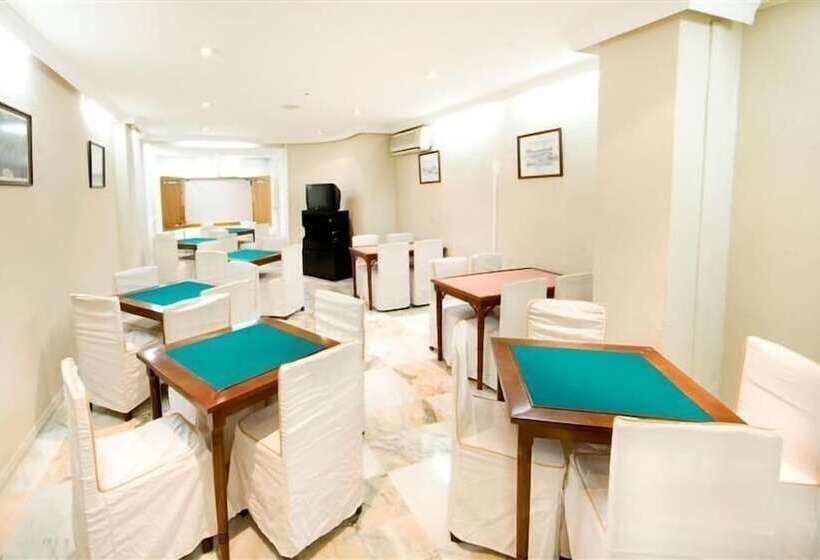 فندق Monarque El Rodeo