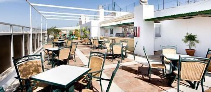 فندق Monarque El Rodeo