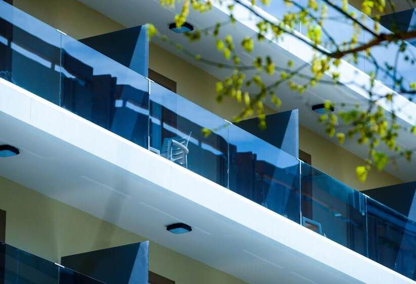 فندق Monarque El Rodeo