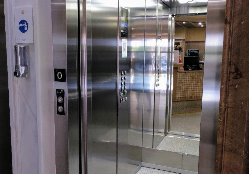 فندق Monarque El Rodeo