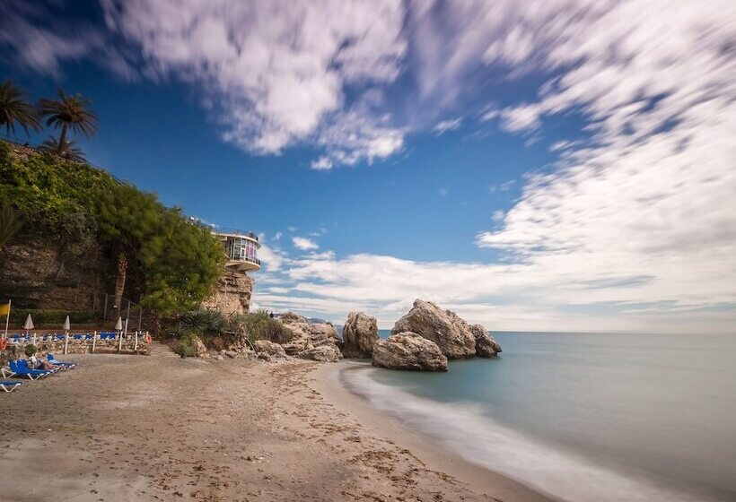 בית מלון כפרי Nerja Club By Dorobe