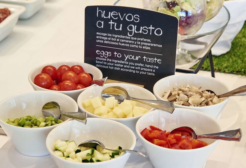 فندق NH Valencia Center