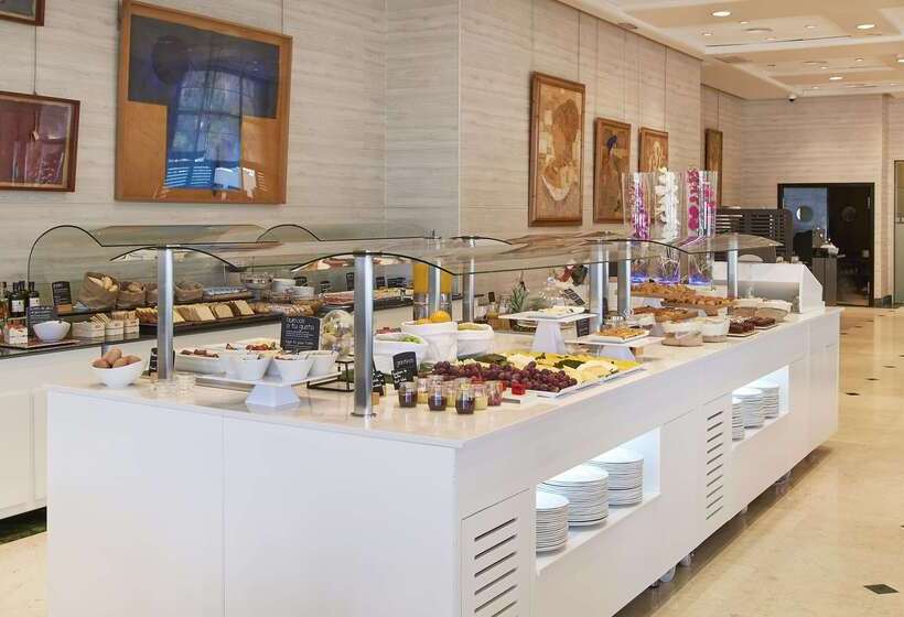 فندق NH Valencia Center