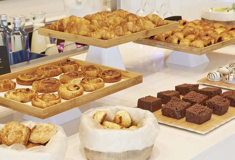 فندق NH Valencia Center