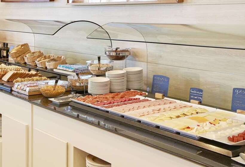 فندق NH Valencia Center