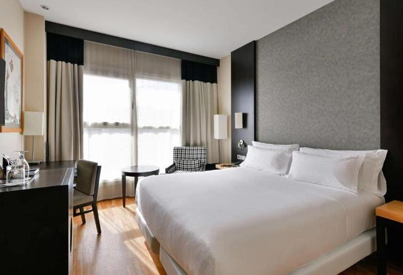 فندق NH Valencia Center