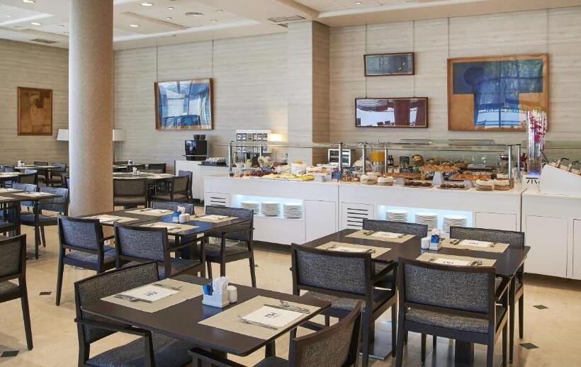 فندق NH Valencia Center