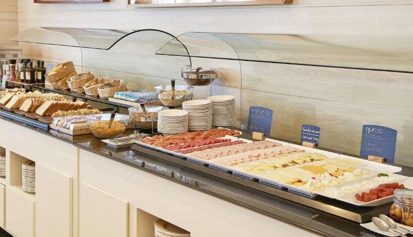 فندق NH Valencia Center