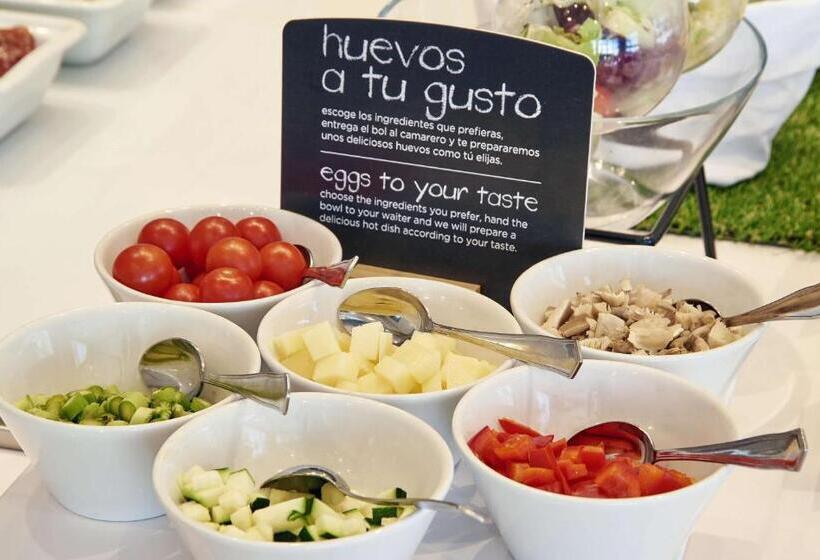 فندق NH Valencia Center