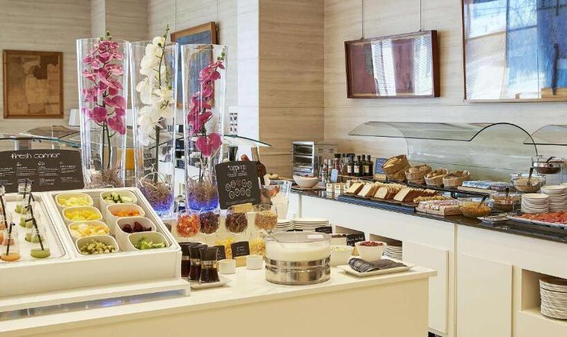 فندق NH Valencia Center