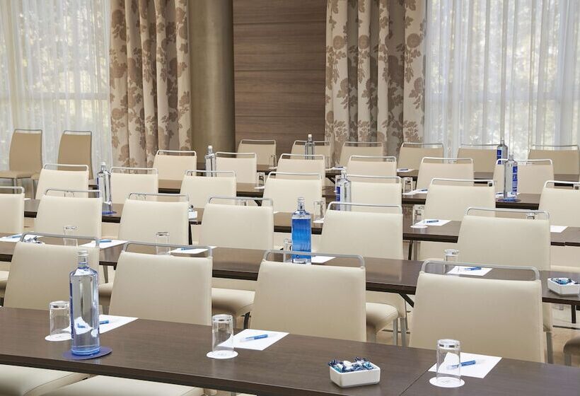 فندق NH Valencia Center