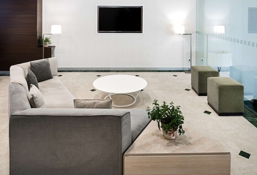 فندق NH Valencia Center