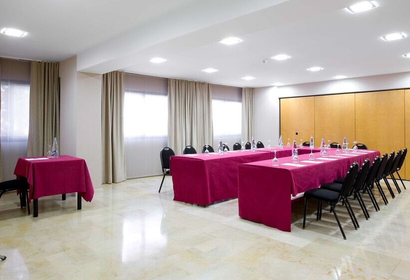 فندق NH Ciudad De Valencia