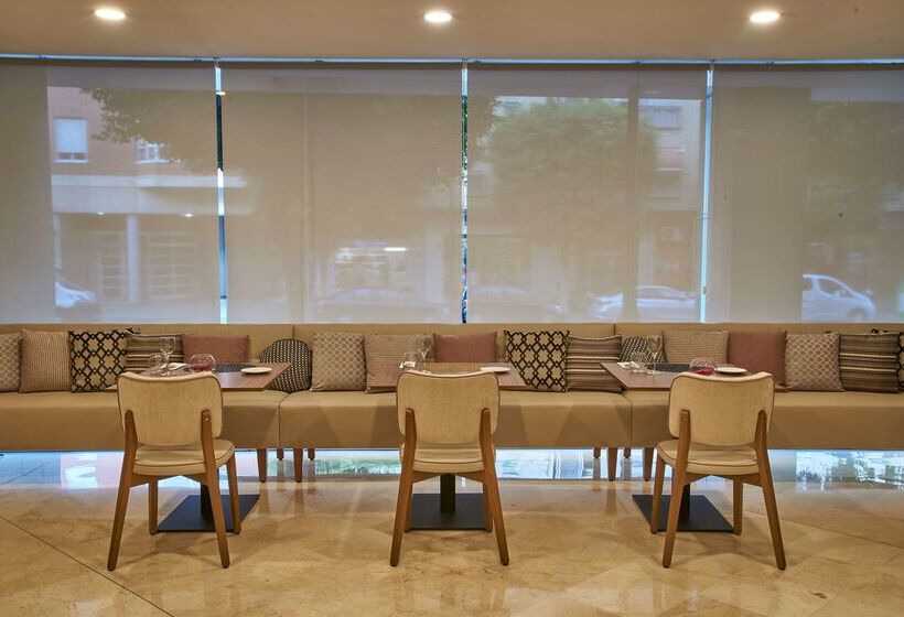 فندق NH Ciudad De Valencia