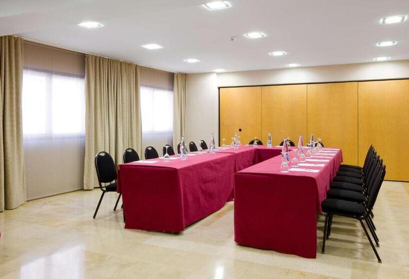 فندق NH Ciudad De Valencia