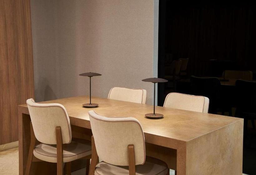 فندق NH Ciudad De Valencia