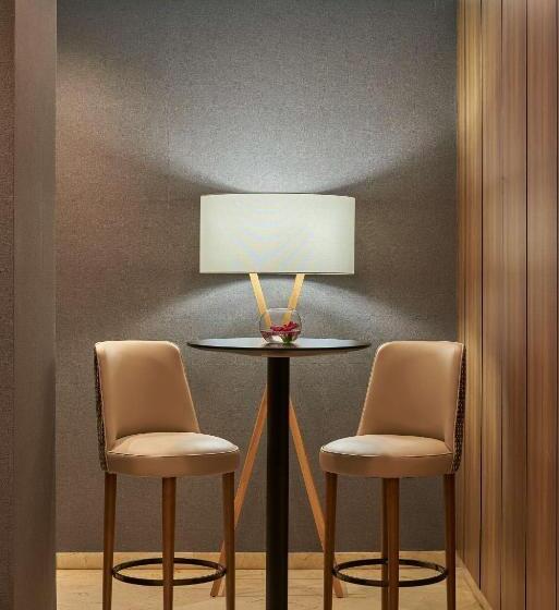 فندق NH Ciudad De Valencia